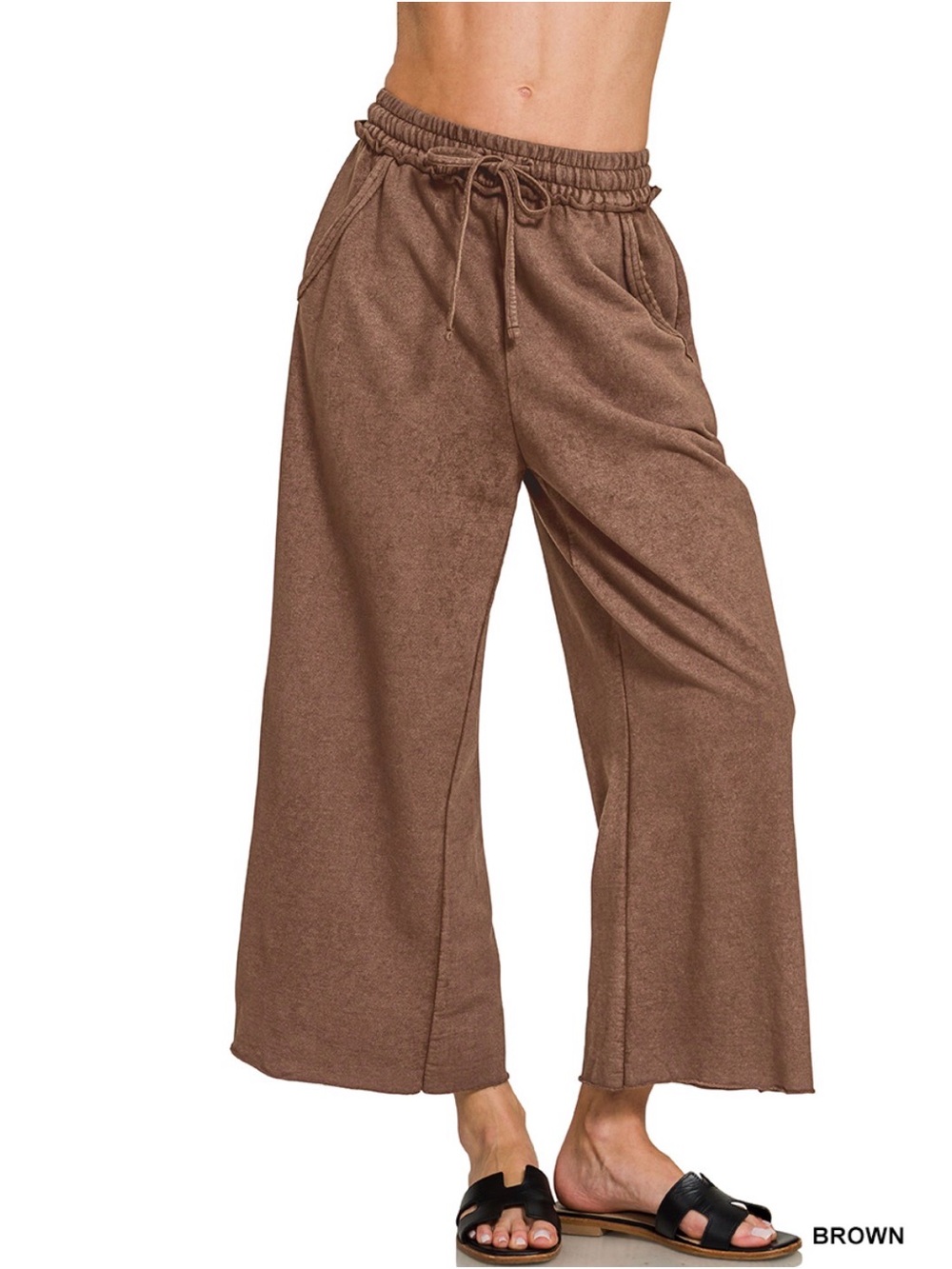 Zenana Outfitters Cropped Pants — Brown